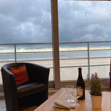 Cosy Directly On The In 克诺克－海斯特