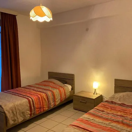 Cosy Directly On The In *